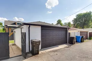 5748 W Eastwood Ave, Chicago, IL 60630 - Photo 50