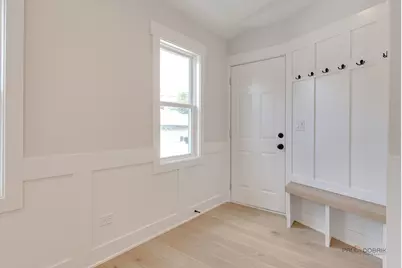 5748 W Eastwood Avenue, Chicago, IL 60630 - Photo 14