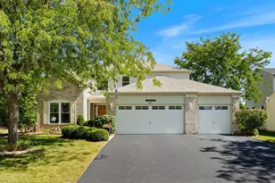 812 Honeysuckle Ln, Aurora, IL 60506 - Photo 1