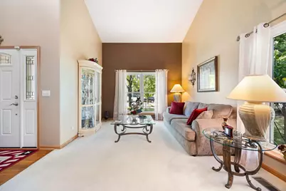 812 Honeysuckle Lane, Aurora, IL 60506 - Photo 4