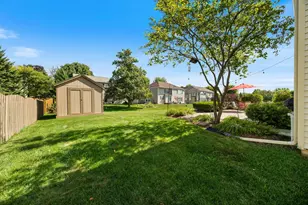 812 Honeysuckle Ln, Aurora, IL 60506 - Photo 34