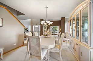 812 Honeysuckle Ln, Aurora, IL 60506 - Photo 6