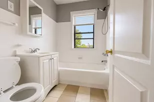 911 E 85th St, Chicago, IL 60619 - Photo 6