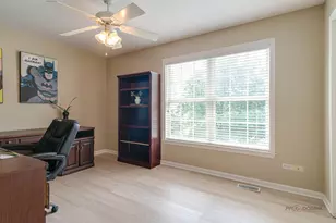 124 Carmella Dr, Crystal Lake, IL 60012 - Photo 22