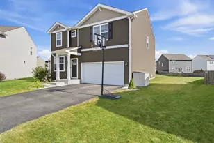 1649 Emma Ct, Pingree Grove, IL 60140 - Photo 2