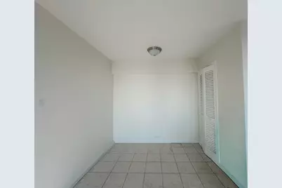1255 N Sandburg Terrace #2403, Chicago, IL 60610 - Photo 12