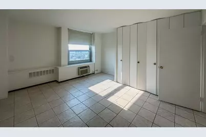 1255 N Sandburg Terrace #2403, Chicago, IL 60610 - Photo 8