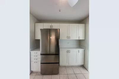 1255 N Sandburg Terrace #2403, Chicago, IL 60610 - Photo 6