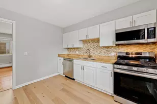 7021 N Ridge Blvd, Chicago, IL 60645 - Photo 6
