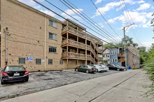 7021 N Ridge Blvd, Chicago, IL 60645 - Photo 14