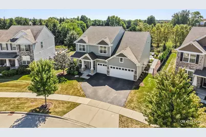 672 Glenwood Drive, South Elgin, IL 60177 - Photo 2