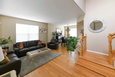 687 E Lenox Lane, Palatine, IL 60074 - Photo 2