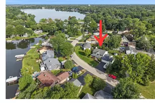 33147 N Lake Shore Dr, Grayslake, IL 60030 - Photo 2