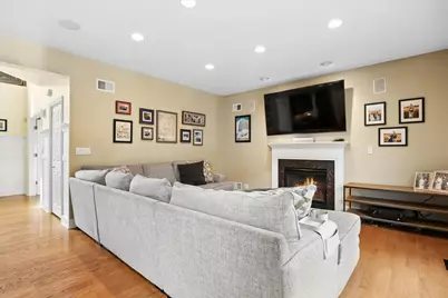 33147 N Lake Shore Drive, Grayslake, IL 60030 - Photo 8