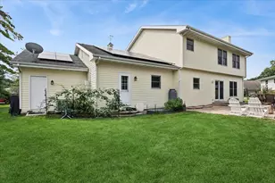 33147 N Lake Shore Dr, Grayslake, IL 60030 - Photo 24