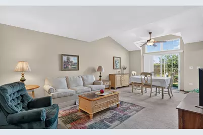 1970 Gary Court #B, Schaumburg, IL 60193 - Photo 6