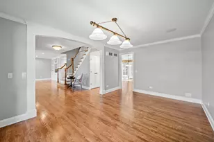 1029 N Carlyle Ln, Arlington Heights, IL 60004 - Photo 10