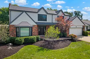 1029 N Carlyle Ln, Arlington Heights, IL 60004 - Photo 2