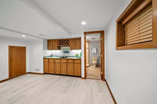 1029 N Carlyle Ln, Arlington Heights, IL 60004 - Photo 36