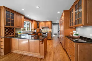 1029 N Carlyle Ln, Arlington Heights, IL 60004 - Photo 14
