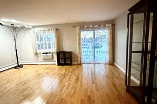 10385 Dearlove Rd, Glenview, IL 60025 - Photo 2