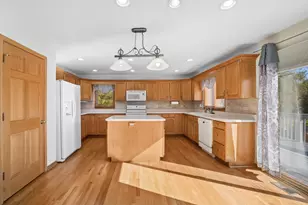 [Address not provided], Elgin, IL 60123 - Photo 10