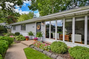 1612 N Washington St, Wheaton, IL 60187 - Photo 2