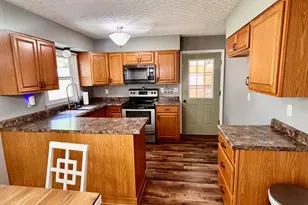 139 Fielder Dr, Salem, IL 62881 - Photo 8