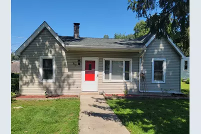 810 Southside Avenue, McHenry, IL 60051 - Photo 1