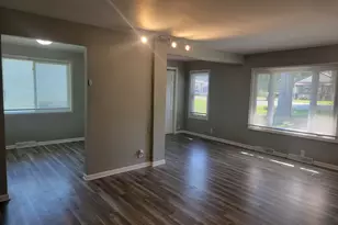 810 Southside Ave, McHenry, IL 60051 - Photo 12