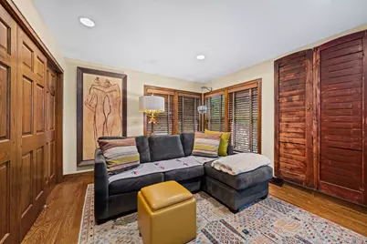 9400 Kilbourn Avenue, Skokie, IL 60076 - Photo 14