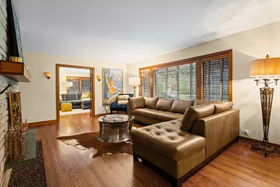 9400 Kilbourn Avenue, Skokie, IL 60076 - Photo 4