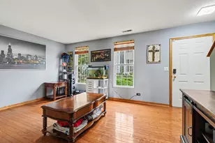 855 Symphony Dr, Aurora, IL 60504 - Photo 2