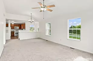 512 Legend Ln, McHenry, IL 60050 - Photo 8