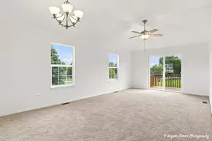 512 Legend Ln, McHenry, IL 60050 - Photo 4