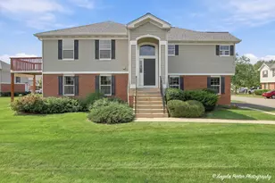 512 Legend Ln, McHenry, IL 60050 - Photo 1