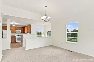 512 Legend Ln, McHenry, IL 60050 - Photo 6