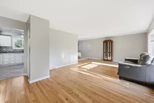 4602 Magnolia Dr, Rolling Meadows, IL 60008 - Photo 2