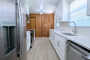 2030 Crestwood Ln, Palatine, IL 60067 - Photo 8