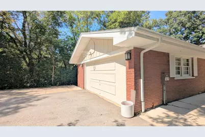 2030 Crestwood Lane, Palatine, IL 60067 - Photo 2