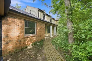 11 Old Timber Ln, Palos Park, IL 60464 - Photo 2