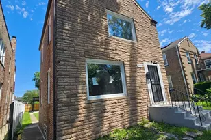 2608 E 92nd St, Chicago, IL 60617 - Photo 2