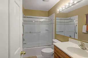 137 Sherman Ct, Bartlett, IL 60103 - Photo 18