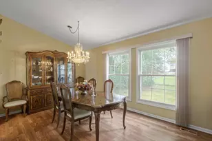 137 Sherman Ct, Bartlett, IL 60103 - Photo 8