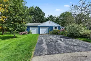 19 S Hawthorne Blvd, Mundelein, IL 60060 - Photo 1