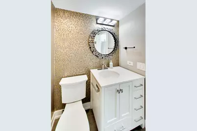 227 E Shag Bark Lane, Streamwood, IL 60107 - Photo 10