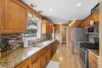 1231 Springdale Lane, Elk Grove Village, IL 60007 - Photo 12
