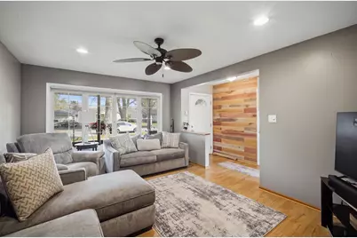 1231 Springdale Lane, Elk Grove Village, IL 60007 - Photo 8