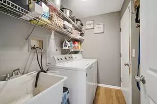 1231 Springdale Ln, Elk Grove Village, IL 60007 - Photo 18