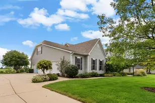 1555 Crimson King Ct, Geneseo, IL 61254 - Photo 8